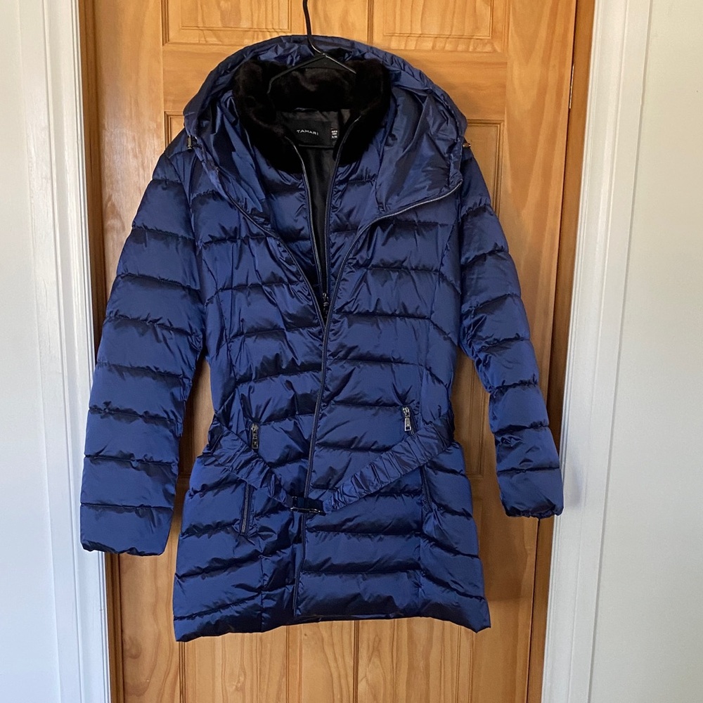 Tahari Navy Puffer Coat, NWOT.